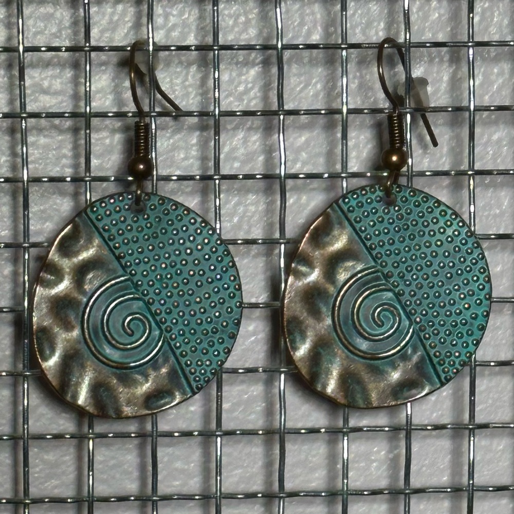 3/$25 NEW BOUTIQUE Antique Bronze Round Disc Hammered Turquoise Accent Earrings